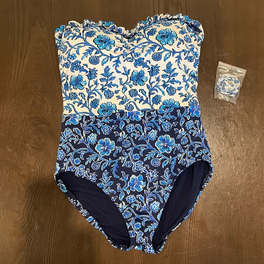 Tommy Bahama Convertible Staples Floral One Piece Bathing Suit, 4